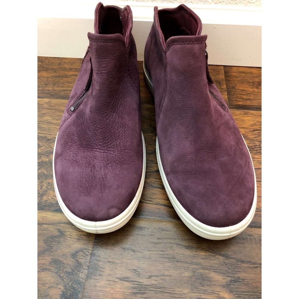 ECCO Slip on size 11
